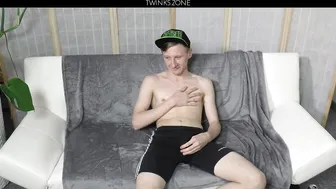 الشاب الناعم أولي ليندمان يستمني على كاميرا الويب للكاستينغ