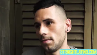 El latino barbudo juande recibe anal a pelo y una corrida oral deso...