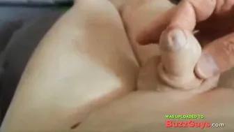 Eyaculación con polla flácida después de masturbación en solitario ...