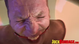 Derek pain amordaçado e eletro-torturado em bondage