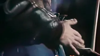 Amantes gays retrô jacques scandellari e jérôme fodem no banheiro