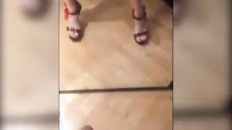 Solo masculino amador com brincadeira de brinquedo, punheta e gozada