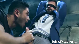 Dato foland domina hector de silva de terno em anal hardcore no esc...