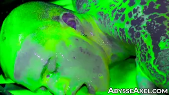 Axel y syusaku experimentan con slime antes de un fisting anal hard...