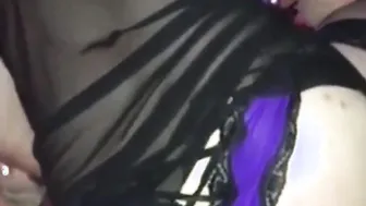 متخنث أبي الشاب يمص زب قبل النيك الخلفي