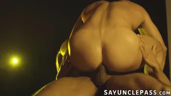 O musculoso skyy knox fode milo forte e fundo