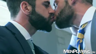 Axel max fodido sem camisinha por hector de silva de terno e gravata