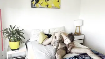 Stud peludo se folla a pasivo hambriento a pelo en sesión hardcore