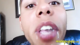 El twink jose cortez le suplica a su padrastro canoso que se lo tra...