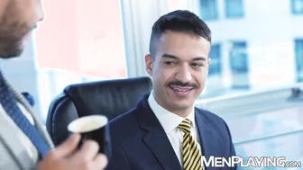 O urso latino barbudo john brachalli fode jonathan miranda de terno...