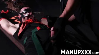 Marco lorenzo 在超级英雄角色扮演中边缘控制和挑逗被绑住的 gio carrera