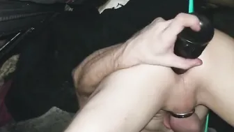 Twink usa consolador bbc eyaculador para creampie anal y auto facial