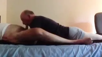 Daddy amateur mature avale le sperme après une pipe