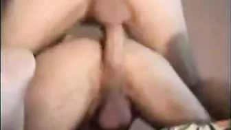 Follada amateur gay a pelo con final de creampie