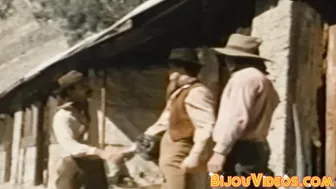 विंटेज गे काउबॉय हार्डकोर चारपाया ब्लोजॉब और गुदा मैथुन