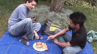 Latino twinks trade blowjobs and fuck hard outdoors