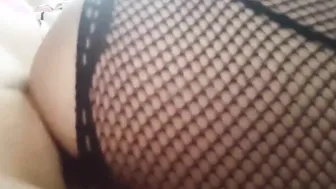 Sissy crossdresser leva anal e punheta em sessão amadora hardcore