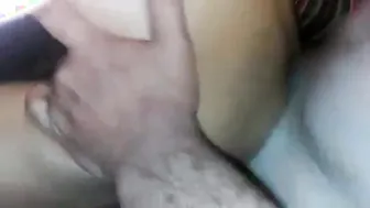 Chico latino amateur toma dos pollas en trío a pelo