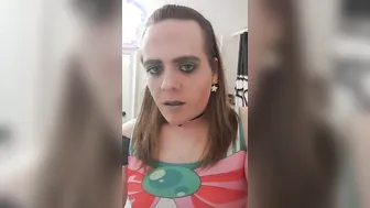 Crossdresser twink amateur masturbación y corrida