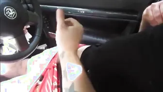 Chico amateur se masturba al aire libre y se corre desde lejos