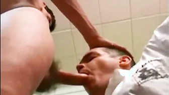 直男澳大利亚小鲜肉第一次接受男同口交