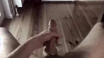 Solo twink bate punheta no pau grande até gozar em câmera lenta