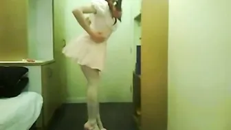 Amateur crossdresser twink sucks and fucks