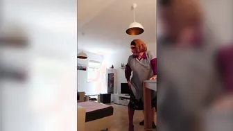 Travesti amateur es follado a pelo y masturbado en sesión anal hard...