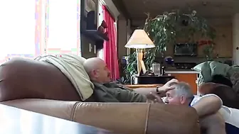 Daddy plateado hace una mamada entusi...