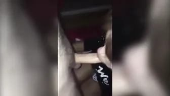 متخنث amateur يقدم مص عميق وdeepthroat