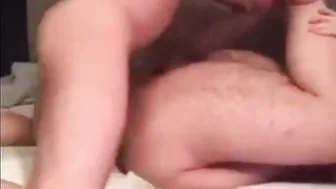 Ursão gordo é fodido sem camisinha e engravida em sessão anal amadora