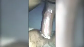 Schwarzer amateur wird in sein feuchtes loch hart bareback gefickt