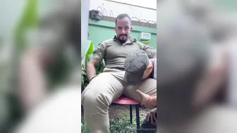 拉丁帅哥brunozl吮吸 hung 军人爸爸的大鸡巴