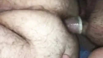 Gordo amador leva pau pequeno no cu apertado