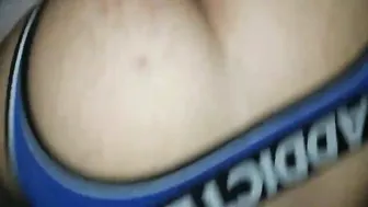 Oso amateur es follado a pelo por una polla grande y llenado de semen