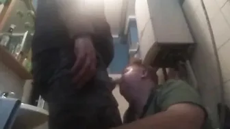 Amadores twinks fodem sem camisinha depois de um boquete