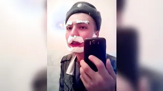 Jovem soldado apanhado em sexo quente no chuveiro