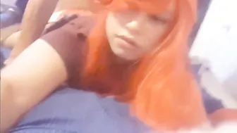 Ciclista alto alimenta su gran polla a travesti