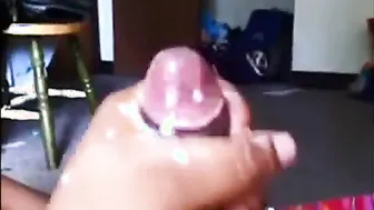 Compilação de gozadas de masturbação solo de jovem amador em webcam