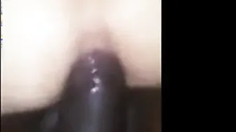 Papa noir baise brutalement un jeune bareback
