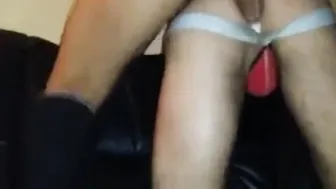 Galán musculoso se folla a hombre mayor sin condón en escena anal a...