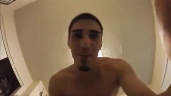 Un musculoso se folla a su ex a pelo en una sesión anal amateur