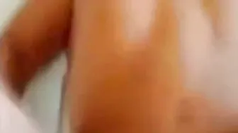 Daddy bear folla a joven twink a pelo en duro sexo amateur