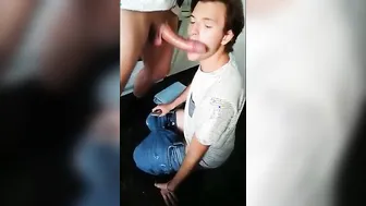 Papá con una polla enorme folla a un joven flacucho