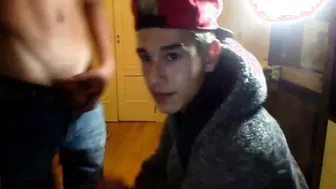 Dois jovens portugueses heteros experimentam sua primeira experiênc...