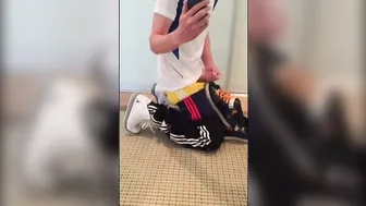 Dos twinks amateurs se masturban mutuamente en hd