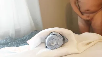 Cara sozinho bate punheta e goza na t...