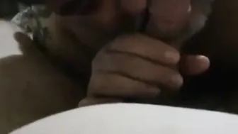 Papá oso se vacía con un chupador amateur