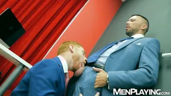 Ginger leander folla al pasivo en traje shane jackson en la oficina