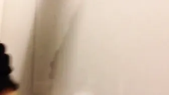 Twink amateur follado a pelo en baño público